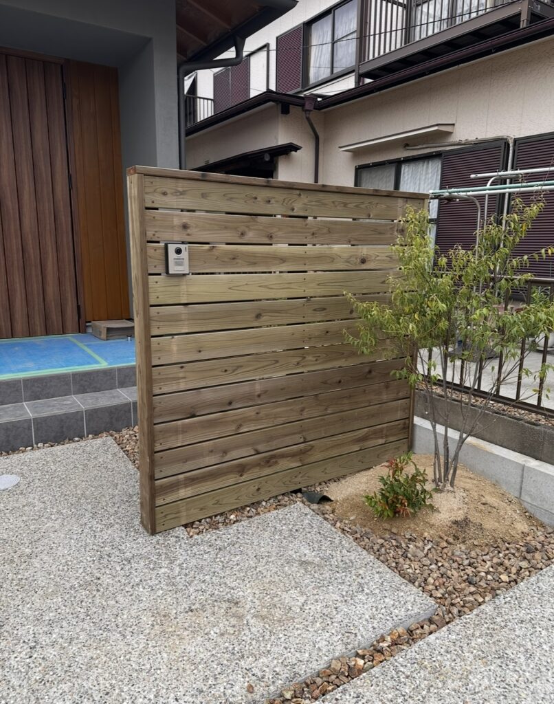 ラグウッド門柱